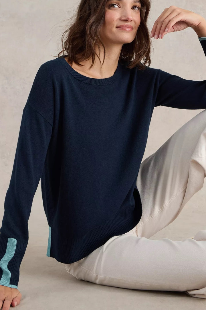 Round neck sweater