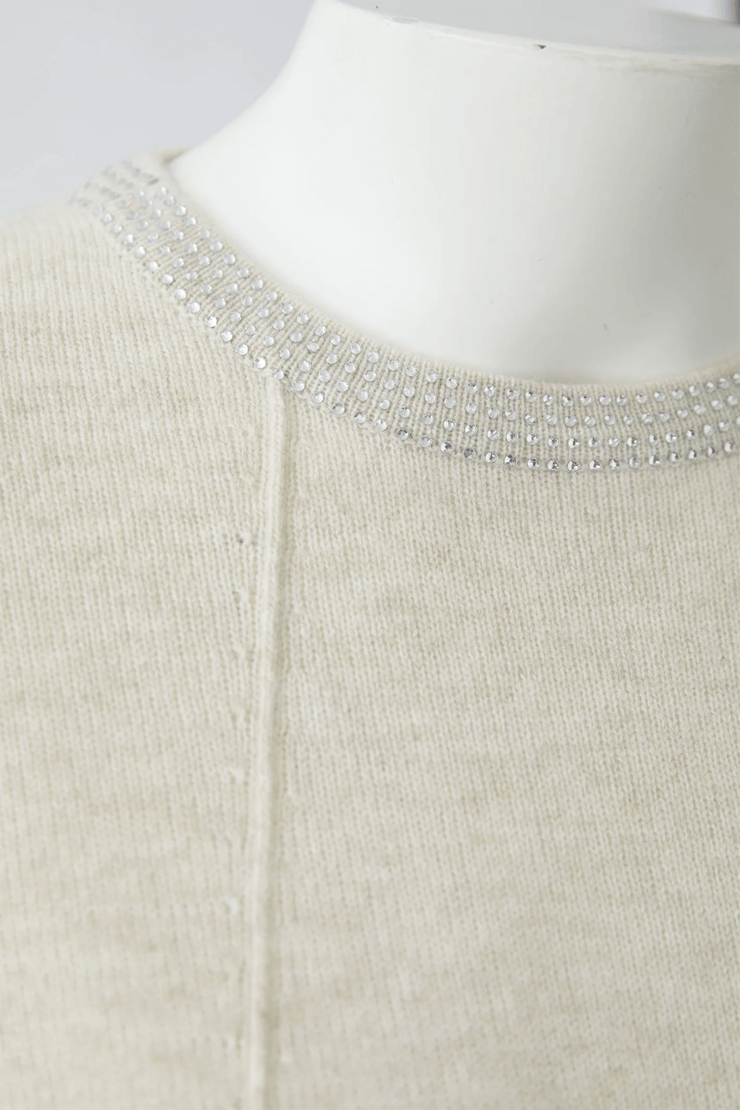 Fine knit sweater with embellished collar