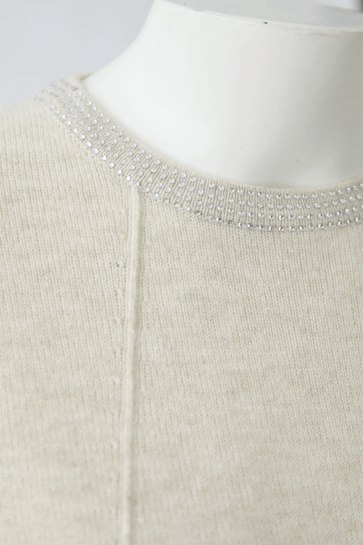 Fine knit sweater with embellished collar