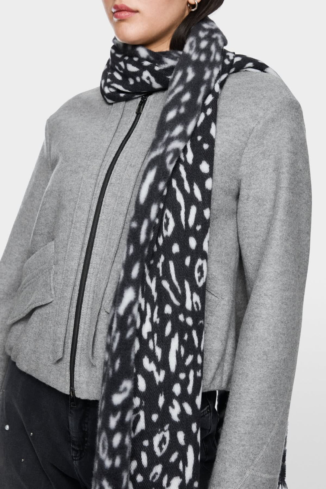 Foulard en laine à motif léopard pour femme Marc Cain