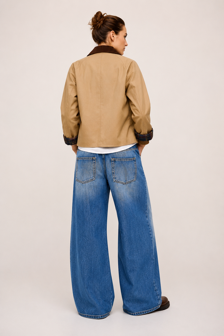 Jean à jambe large avec motif ton sur ton