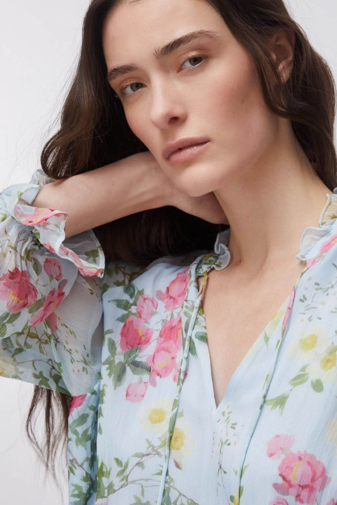 Flowy blouse with a floral print