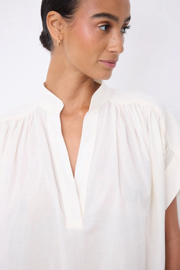 Fani Short, Flowing Dress with an Open Neckline