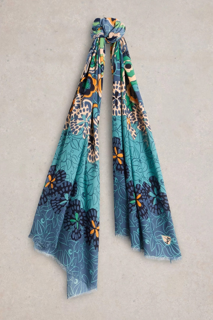 Foulard imprimé orné de bijoux