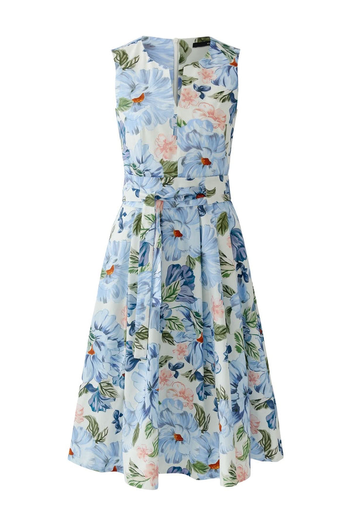 Fitted dress with a floral print