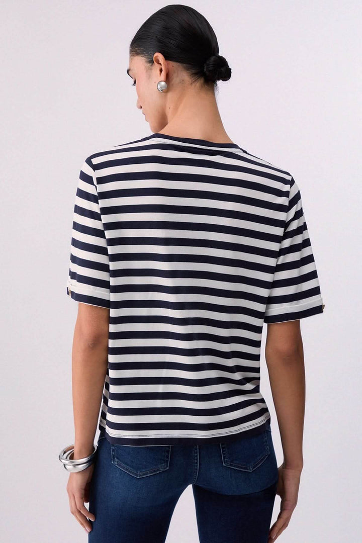 T-shirt rayé col en V avec motif décoratif