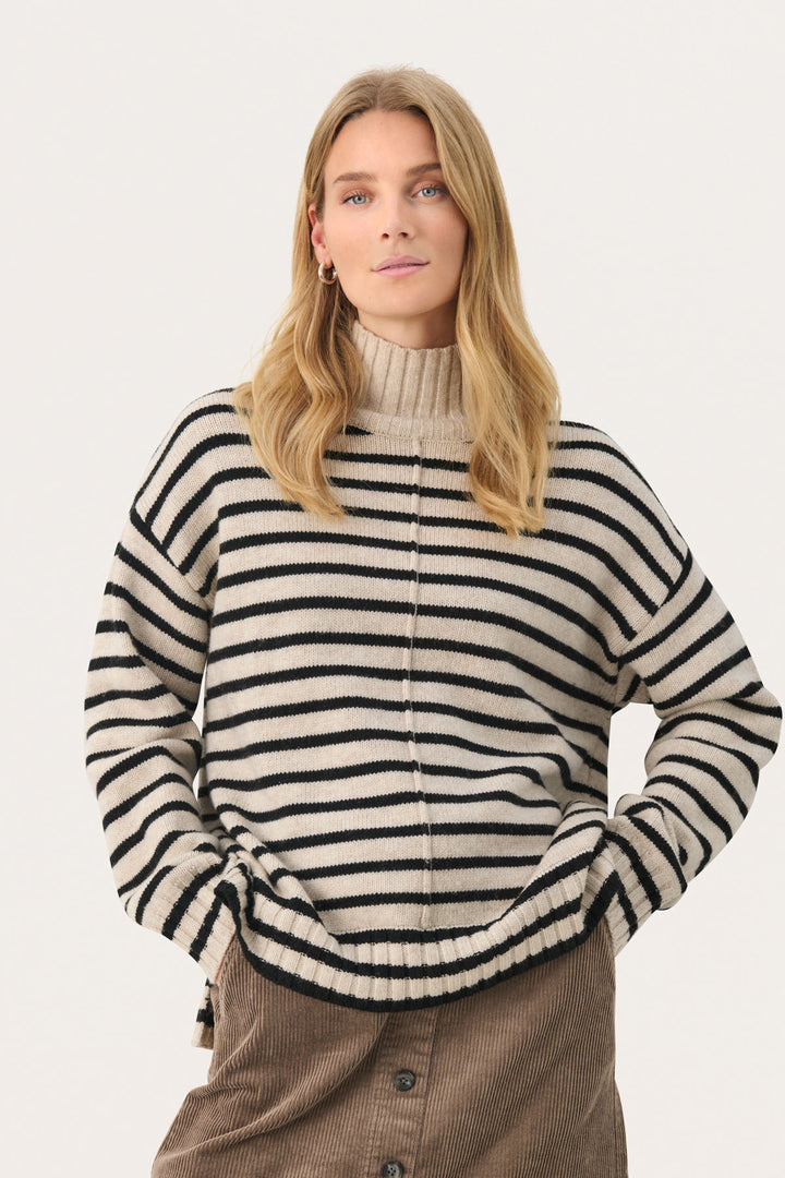 Stand-up collar knit