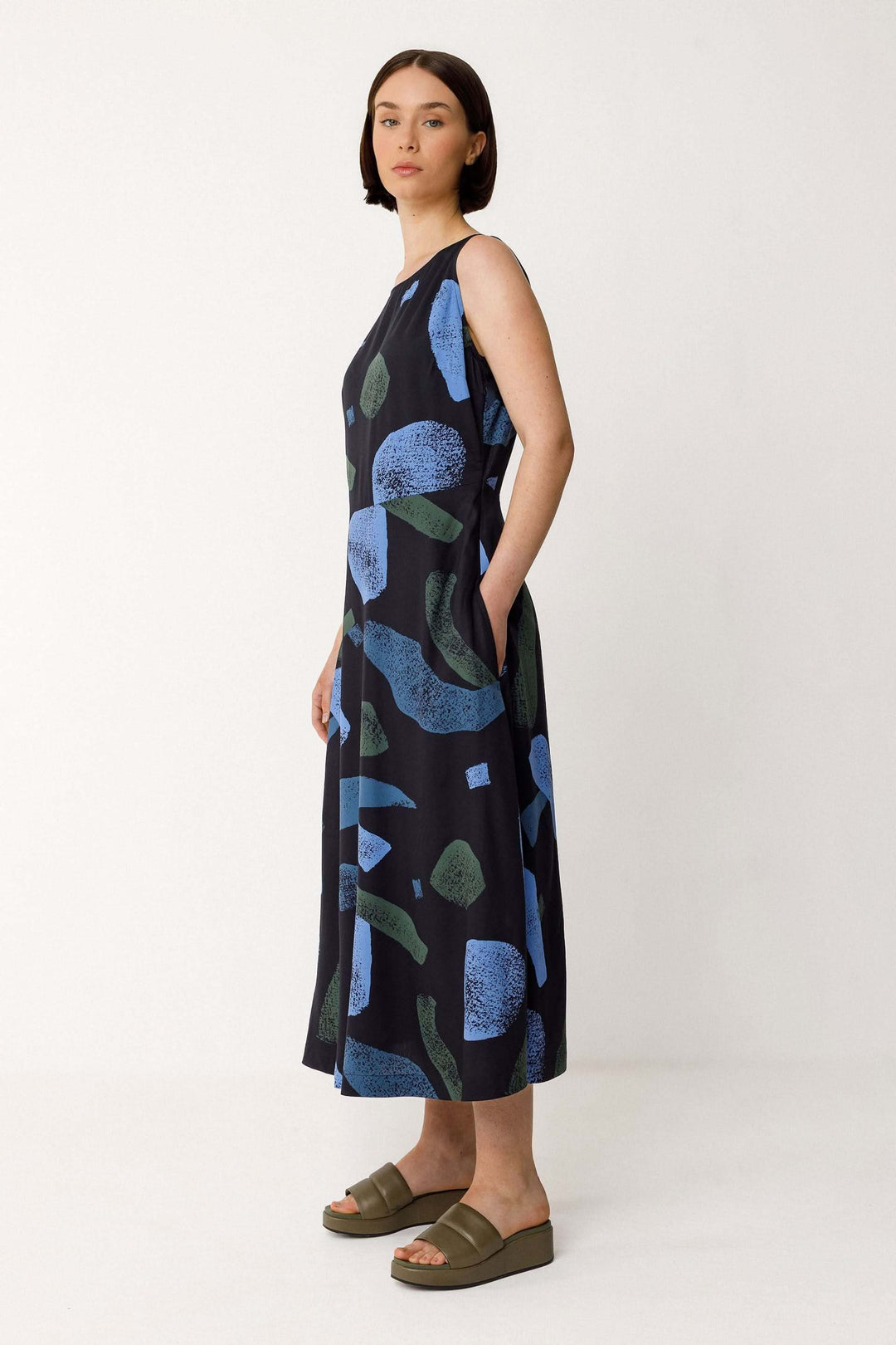 Erge flowing sleeveless printed midi dress