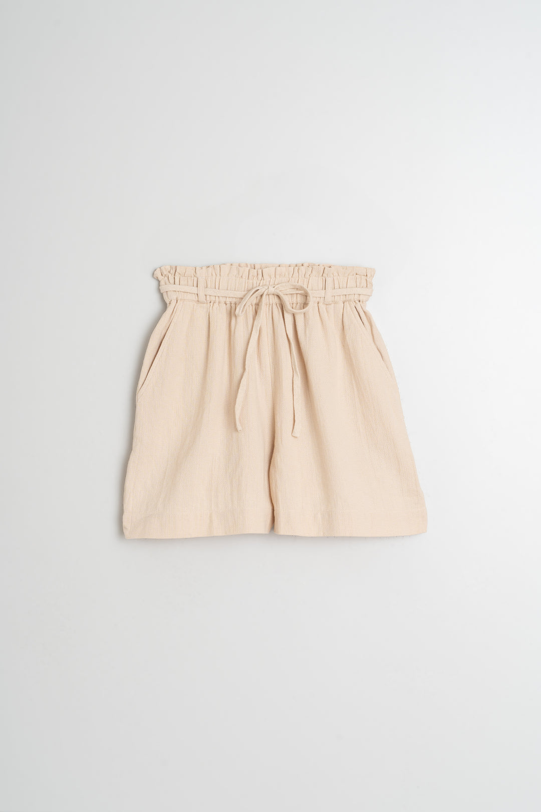 Loose Bermuda shorts