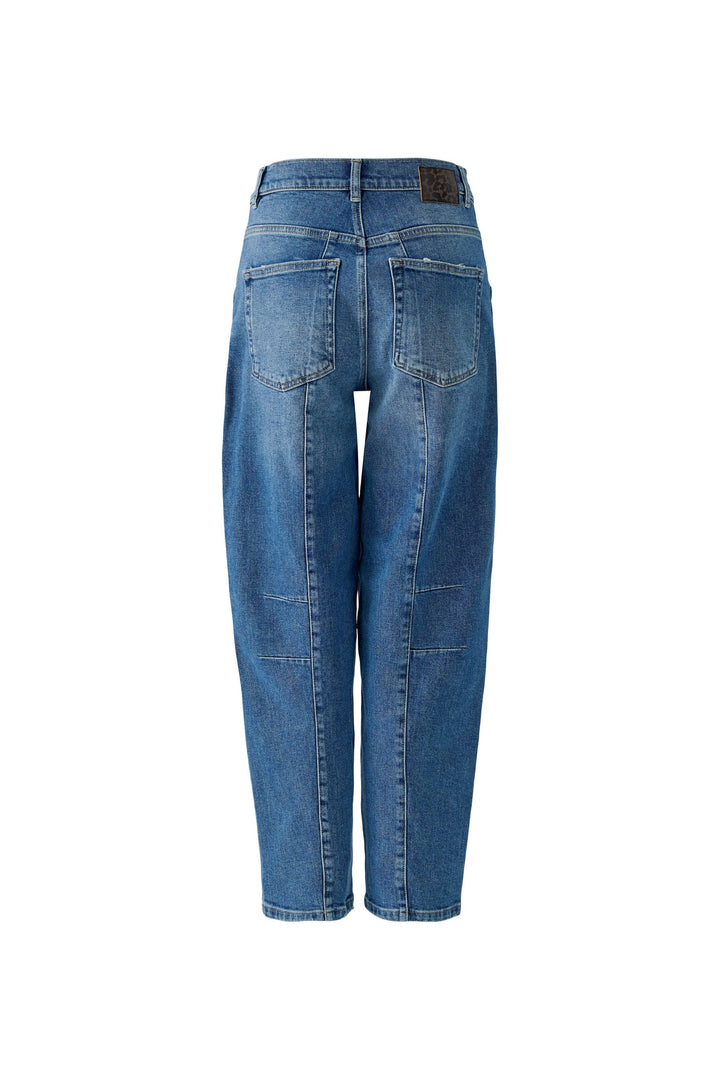 Jean à jambe fuselée avec poches plaquées vue de face pour femme Oui