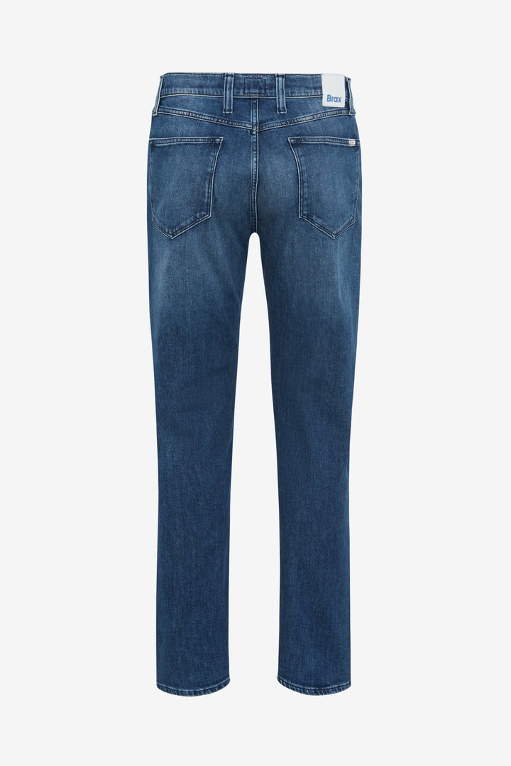 Vue de côté jean délavé extensible Brax pour homme gris - Valérie Simon