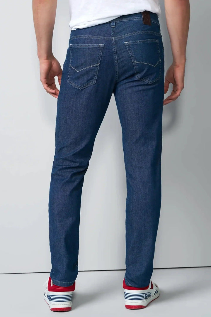 Vue latérale jean coupe moderne M-5 pour homme gris avec surpiqûres contrastées - Valérie Simon