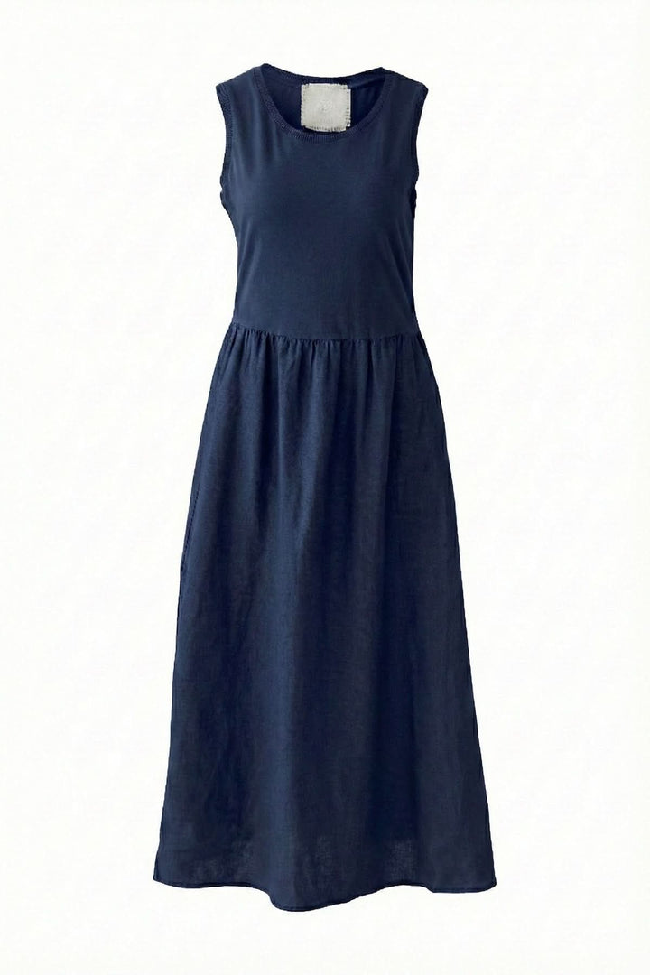 Modern, elegant dress Fit