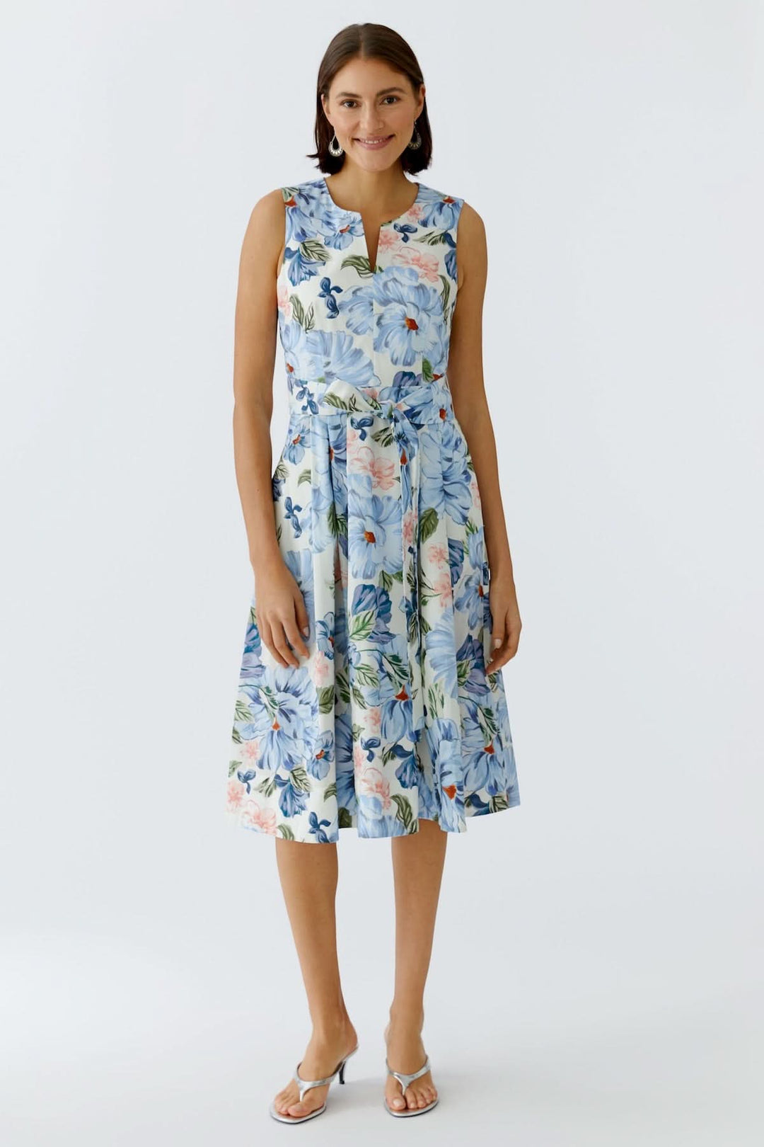 Fitted dress with a floral print