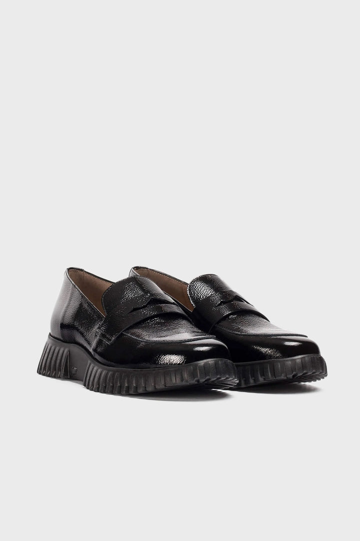 Mocassins vernis à semelle crantée