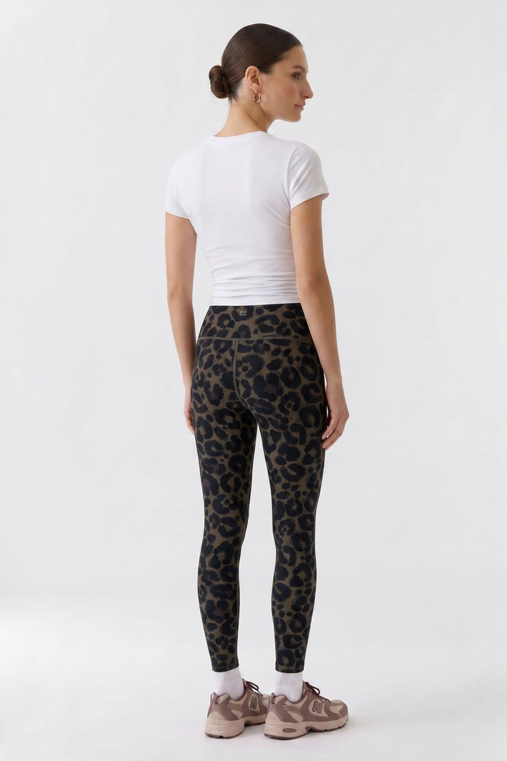 Vue de côté legging léopard marron et noir pour femme Oui - Valérie Simon