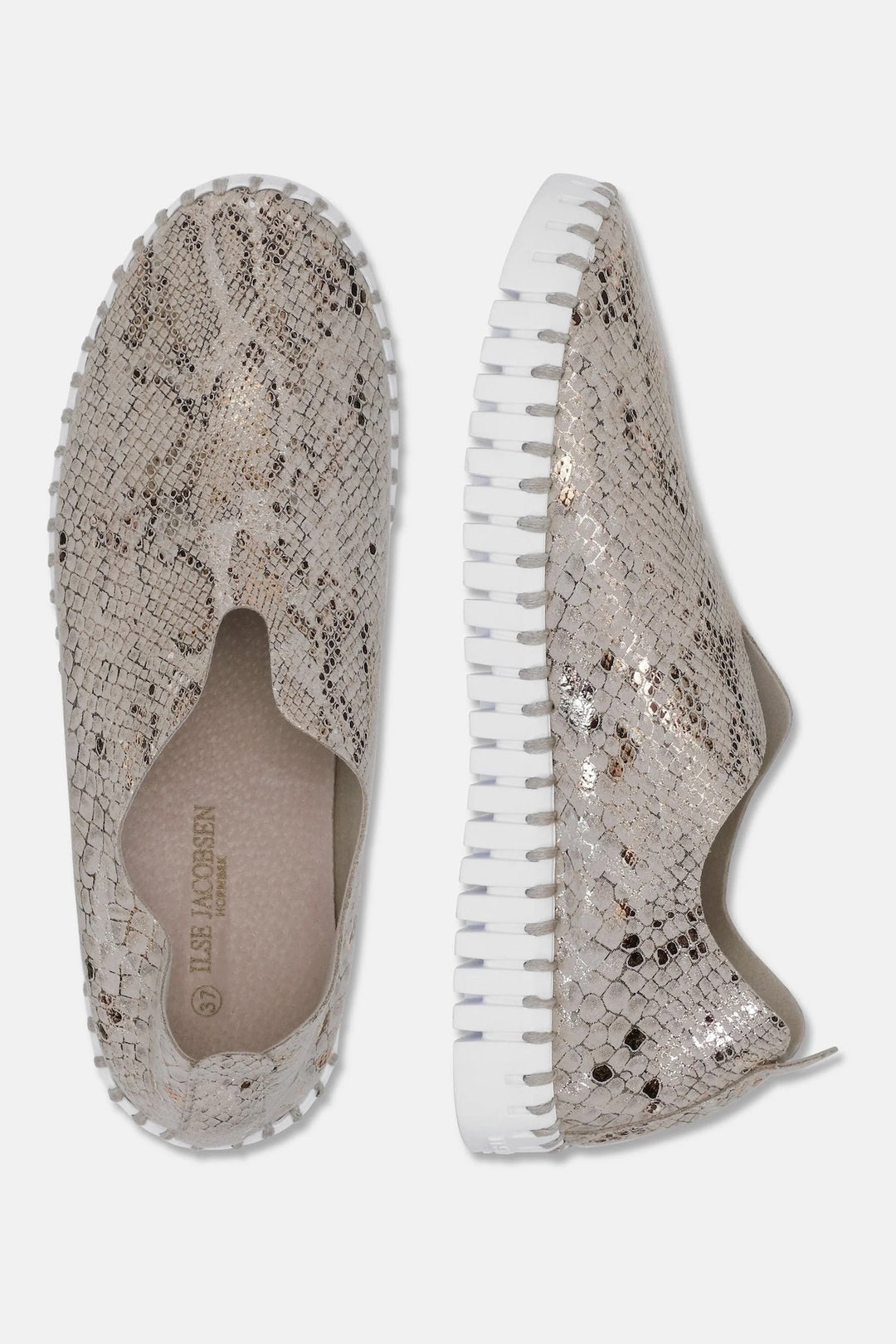 Snakeskin print shoe