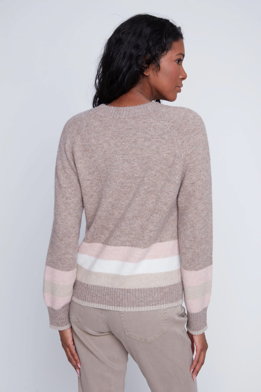 Cardigan à rayures douces vue de dos, en coloris beige et rose, parfait pour un style décontracté.