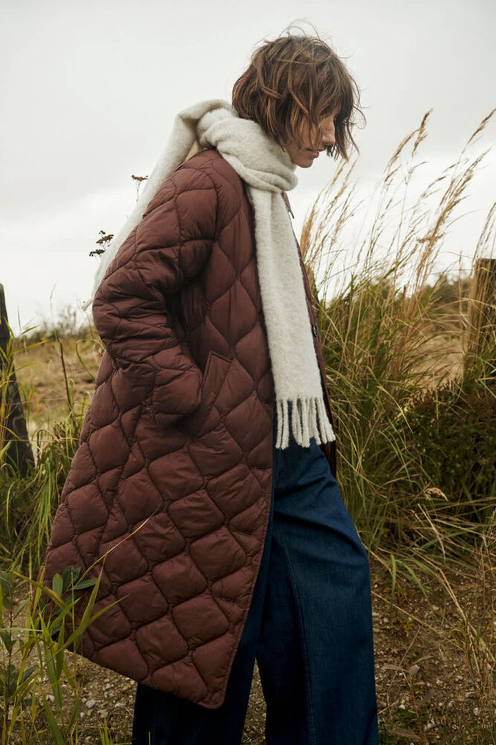 Vue de face manteau matelassé Carine Part Two pour femme beige avec boutons visibles - Valérie Simon