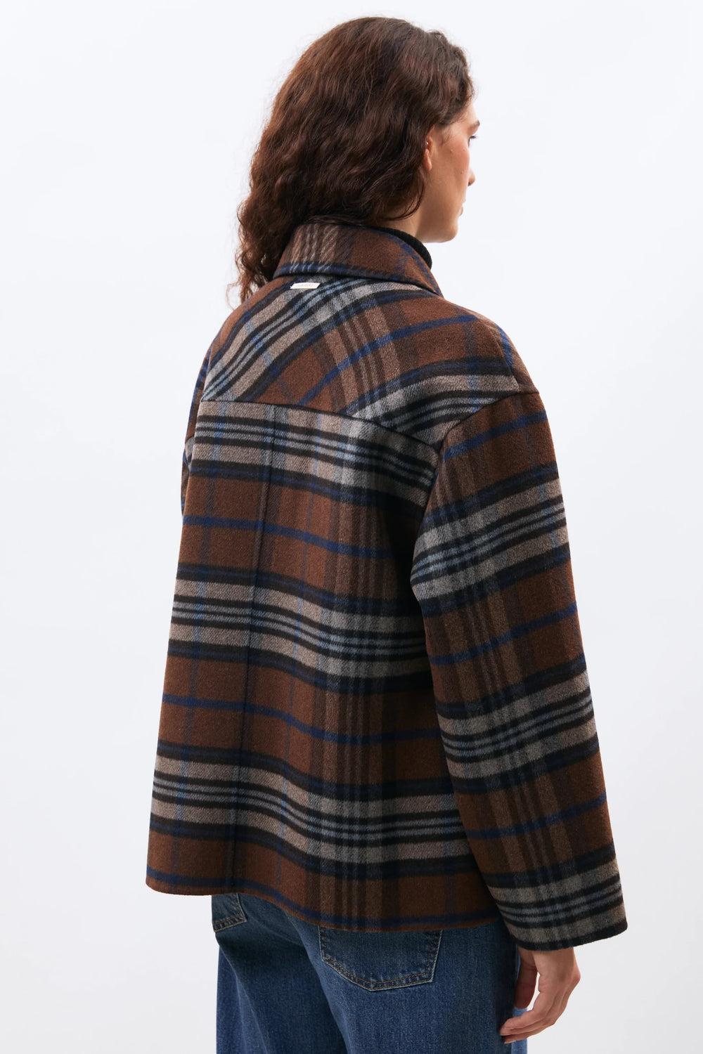 Women's loose-fitting Murano short plaid coat Fit front view Humility