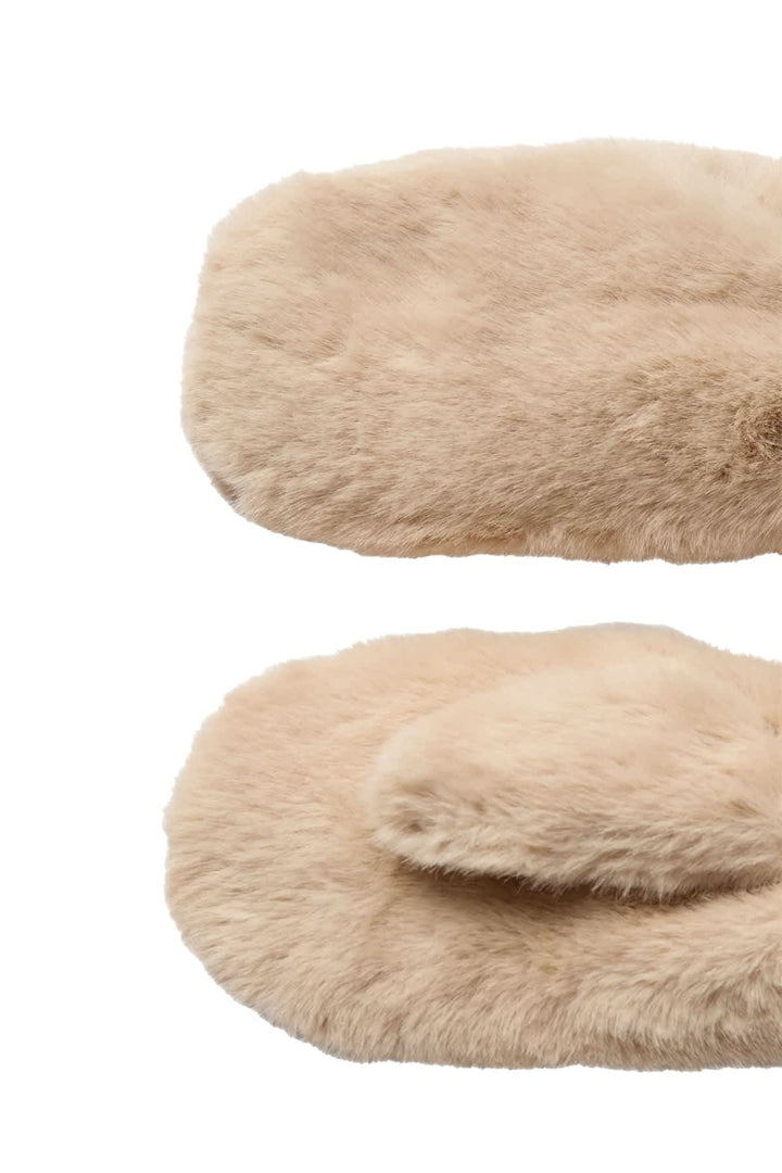 Mitaines en fausse fourrure vue de face pour femme Numph