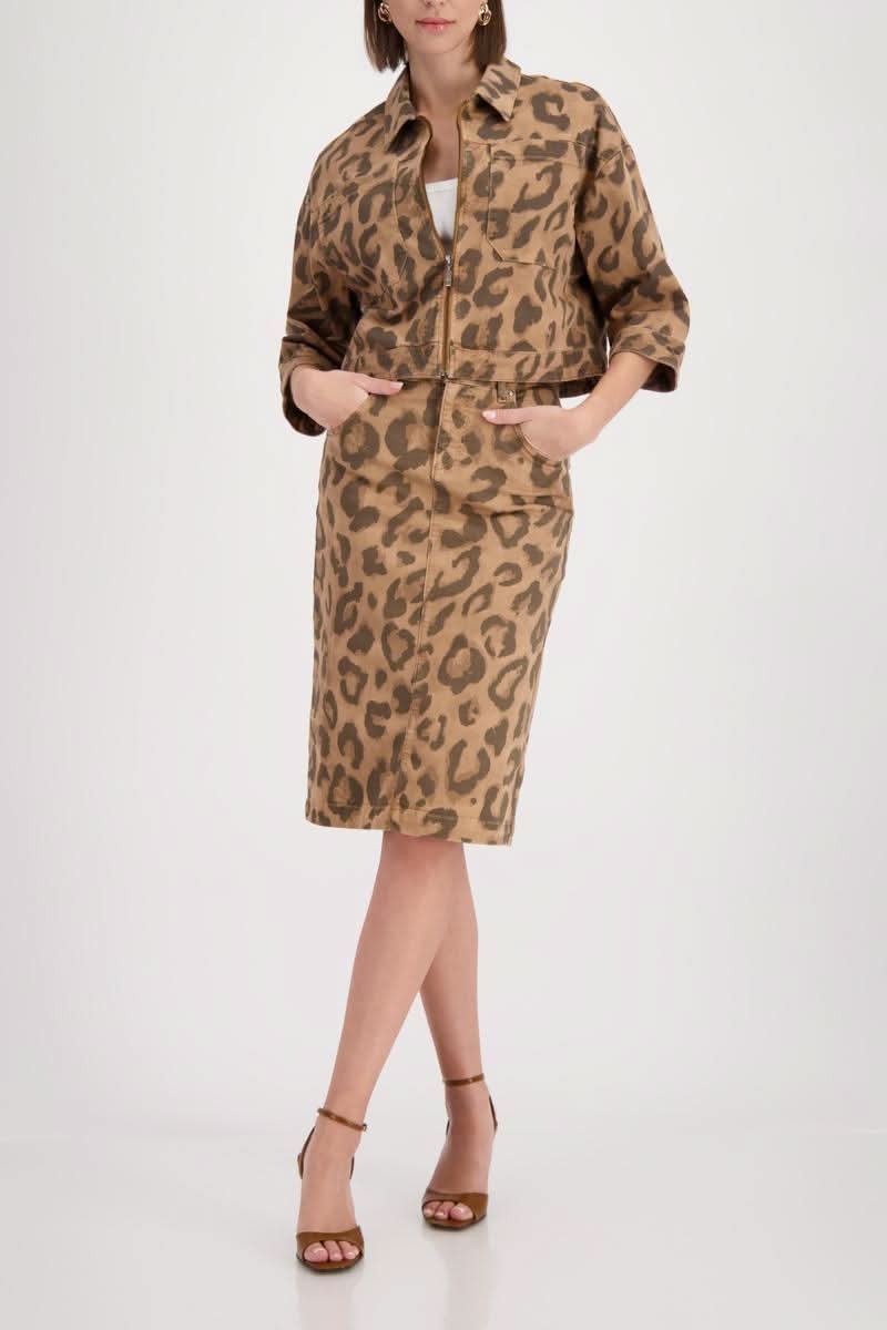 Short leopard-print jacket
