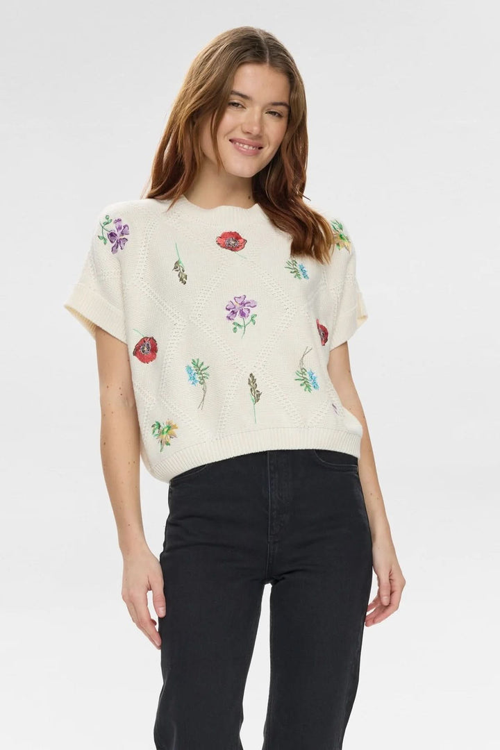 Short-sleeved embroidered knit sweater