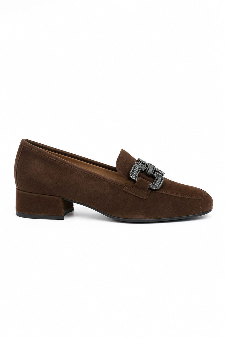 Mocassins en suède à maillons ornés vue de face pour femme Gabor