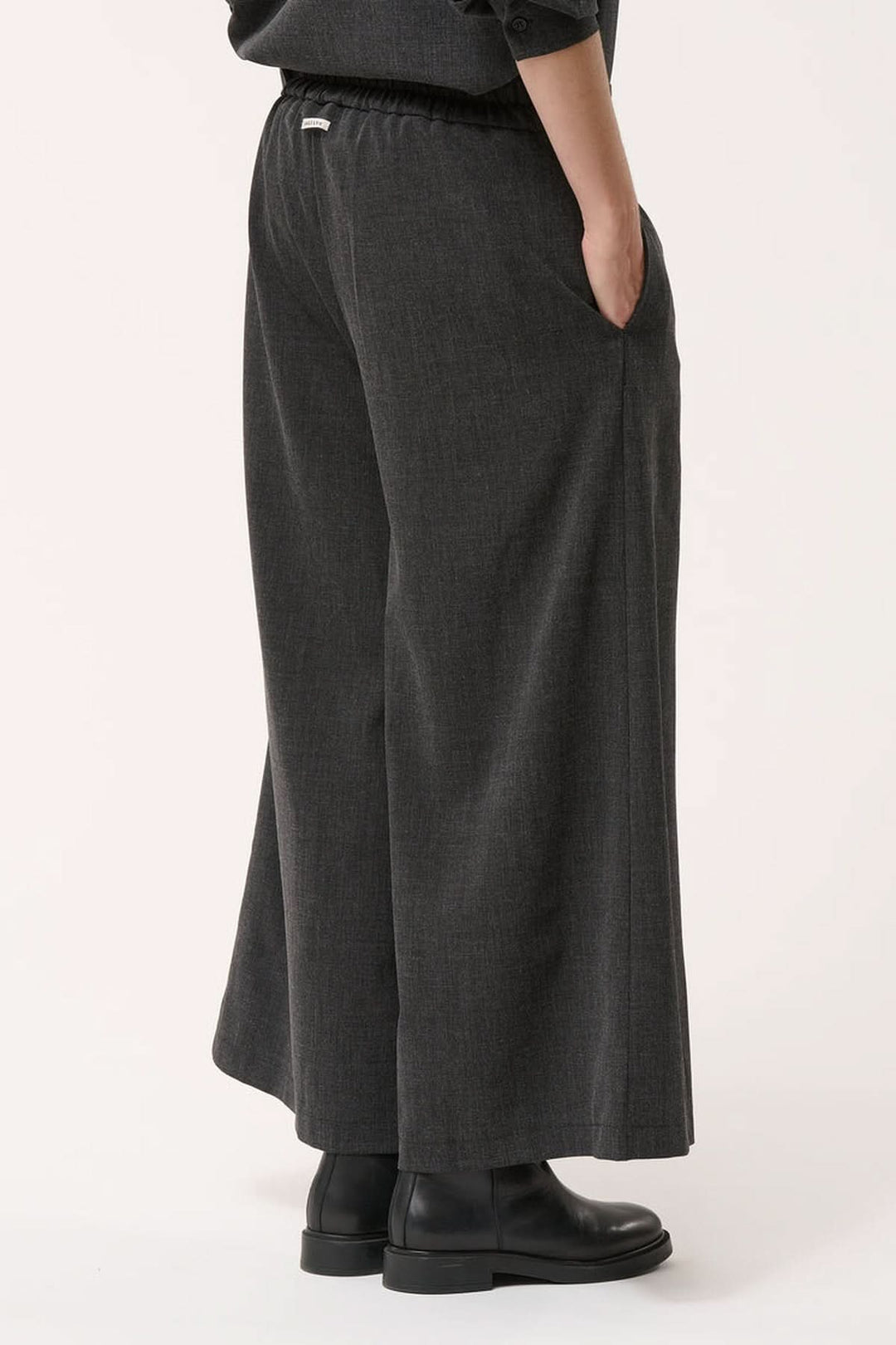 Pantalon large à effet portefeuille