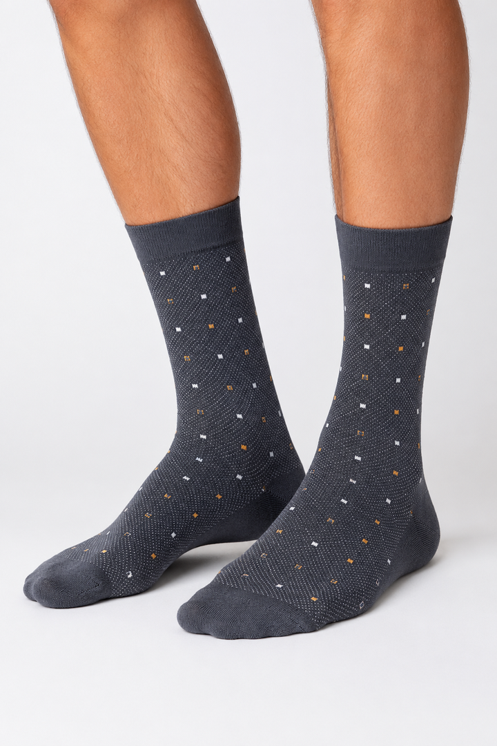 Dress socks with a micro geometric pattern