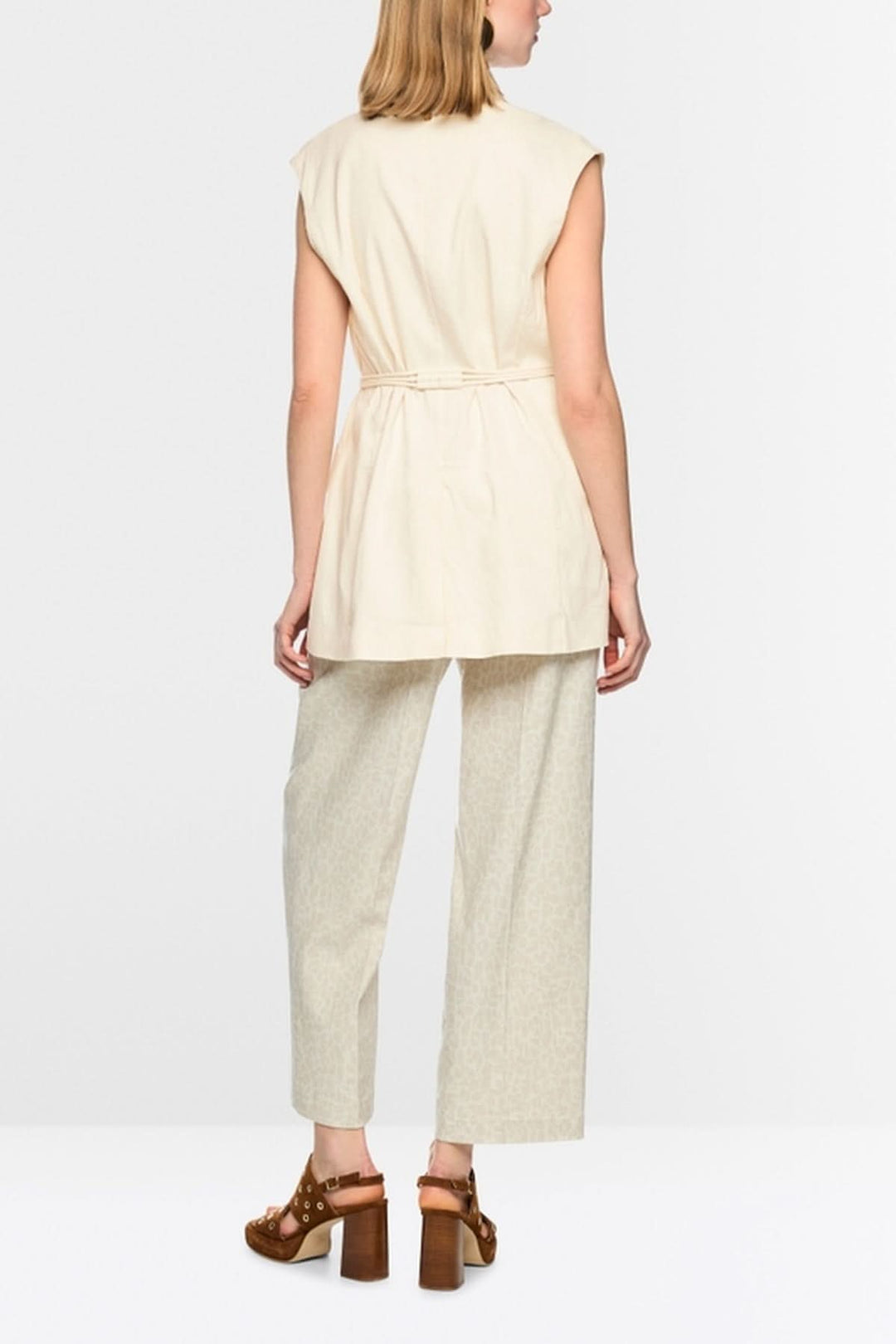 Long safari vest made of a linen blend