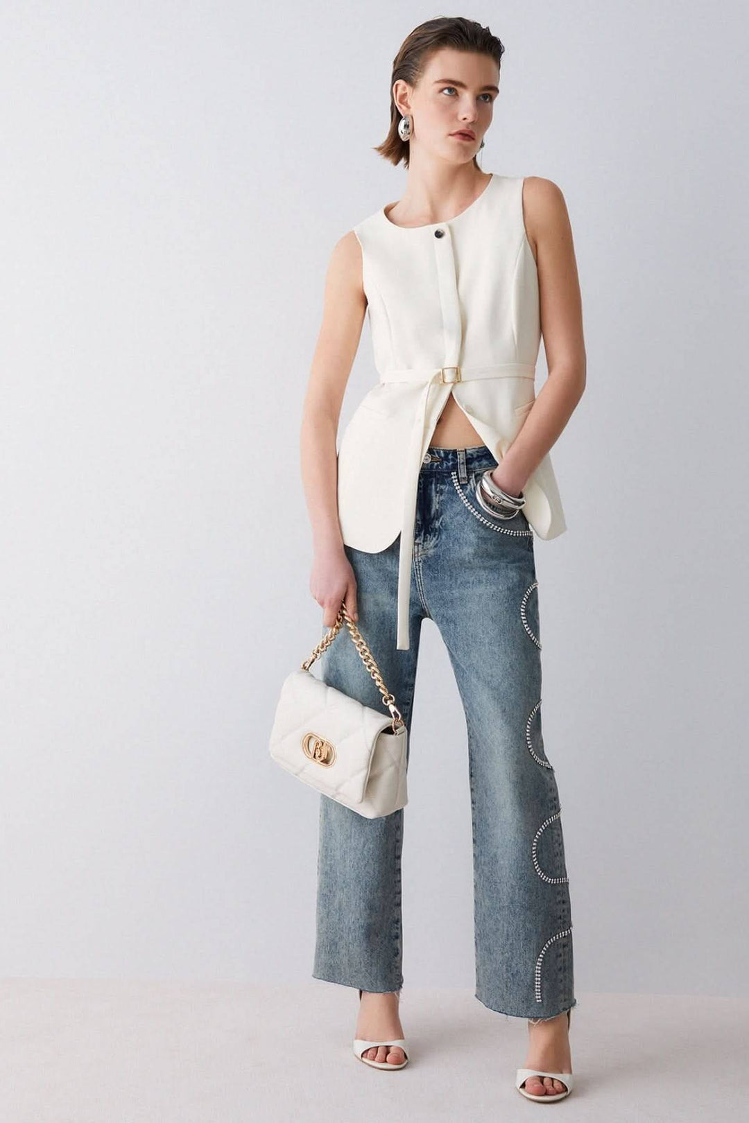 Veste sans manches avec ceinture