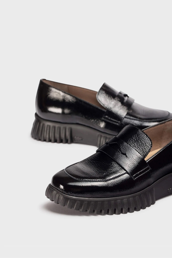 Mocassins vernis à semelle crantée