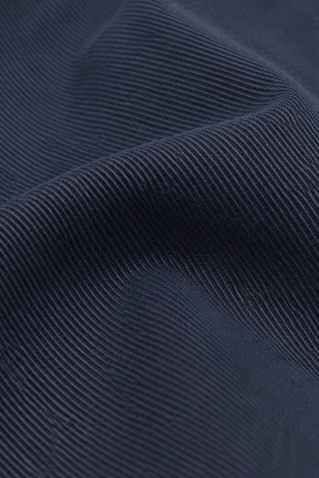Vue de devant pantalon chino Meyer pour homme beige avec ceinture tressée - Valérie Simon