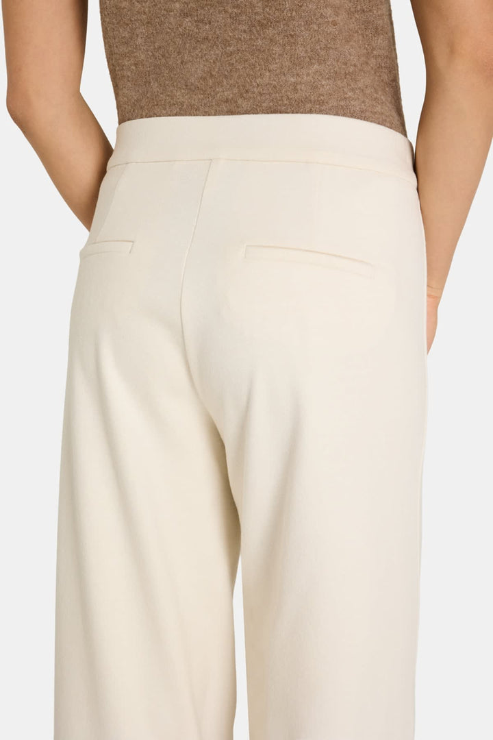 Front view of the Cambio Amber elegant pants for women