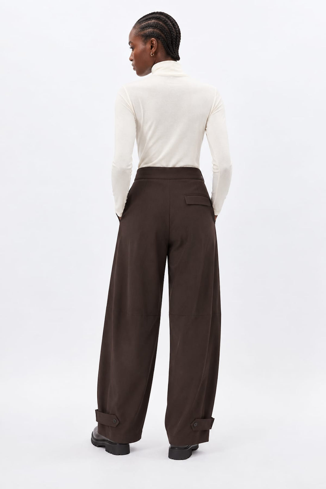 Pantalon habillé Mooni à jambe large vue de face pour femme Humility