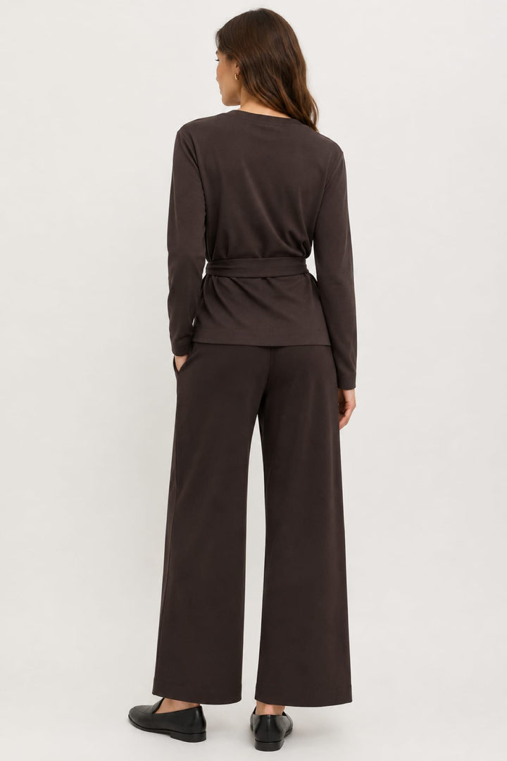 Vue de côté pantalon large Gincette pour femme noir avec taille haute - Valérie Simon