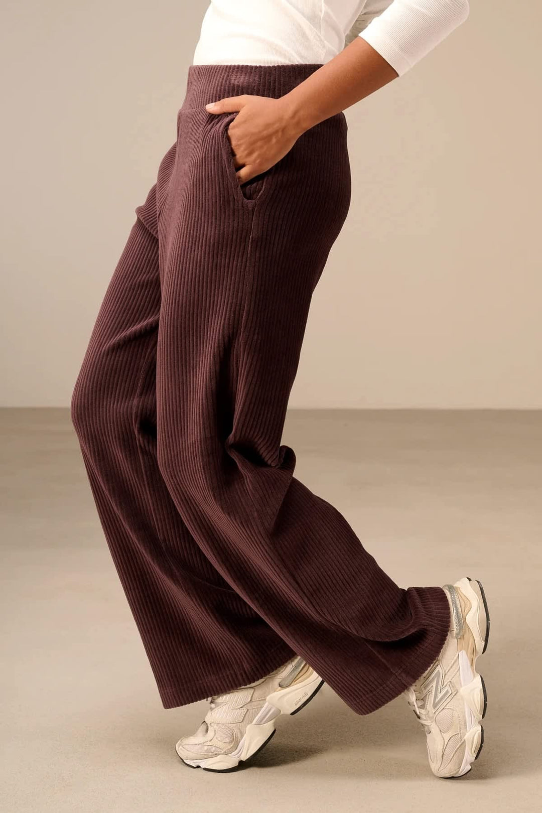 Pantalon jogging en velours côtelé à jambes larges pour femme Nile