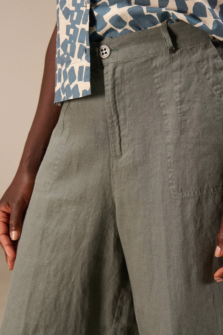 Front view of the Nile wide-leg beige linen pants for women - Valérie Simon