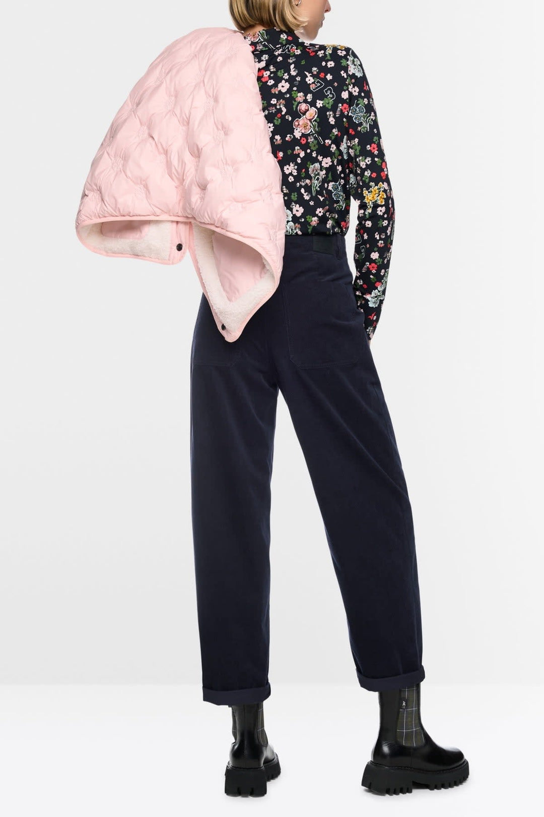 Pantalon RUMA en velours côtelé à coupe décontractée vue de face pour femme Marc Cain