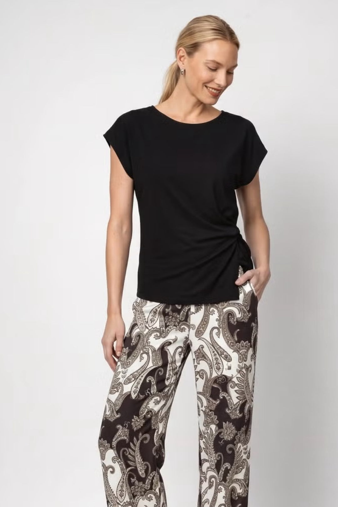 T-shirt à détail noué