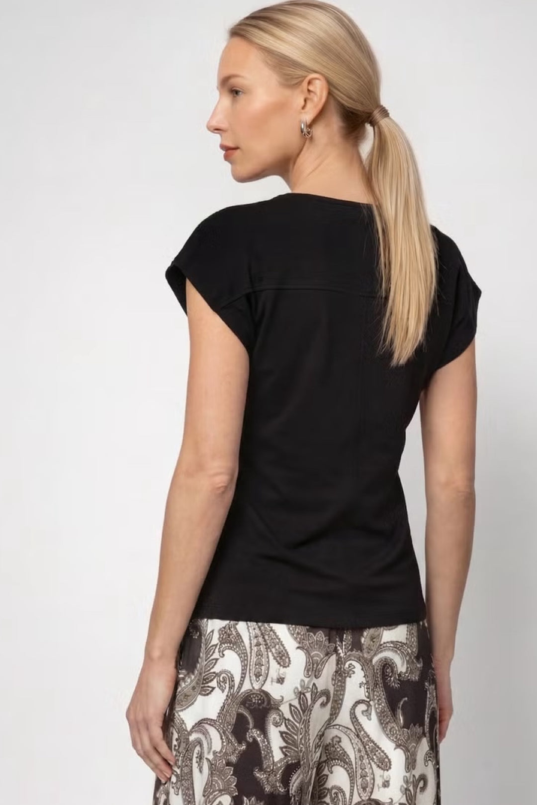 T-shirt à détail noué