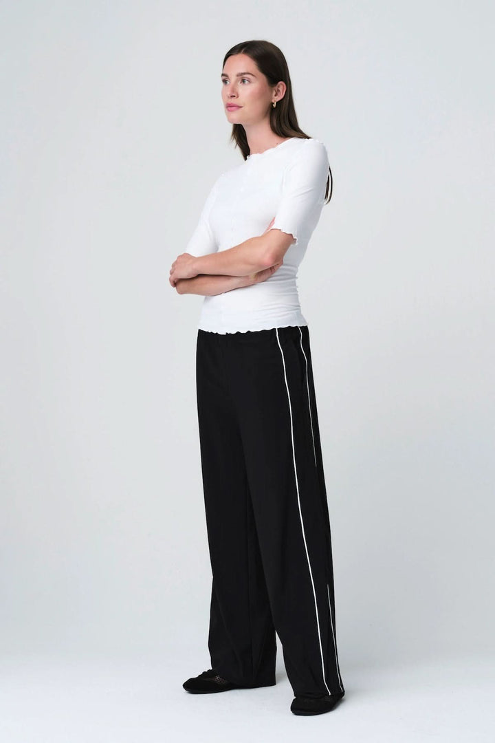 T-shirt ajusté à finitions ondulées