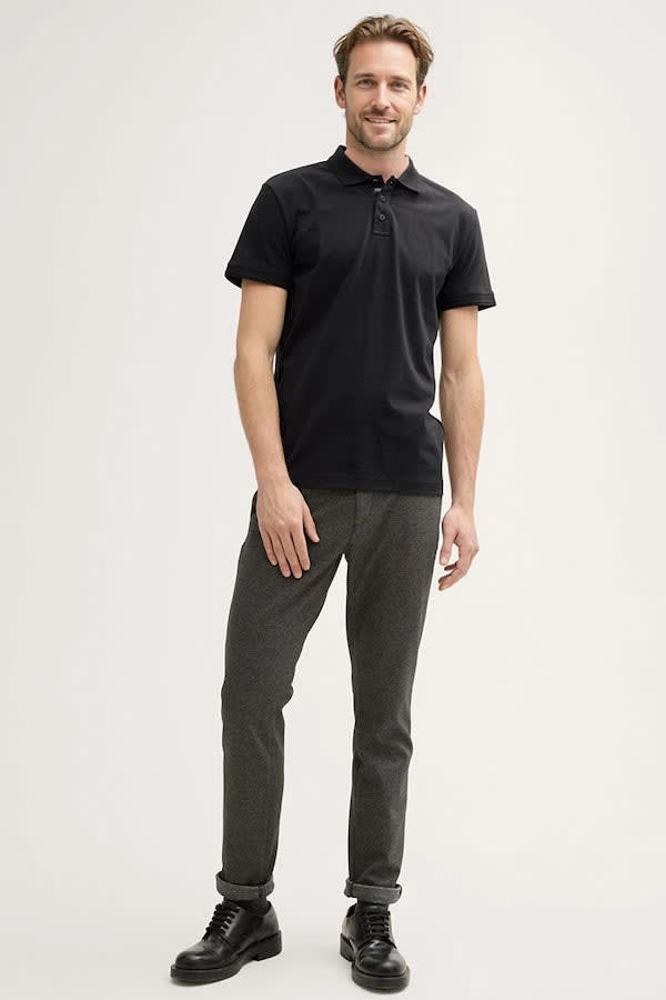 Vue latérale polo Tom Tailor pour homme bleu avec logo sur poitrine - Valérie Simon