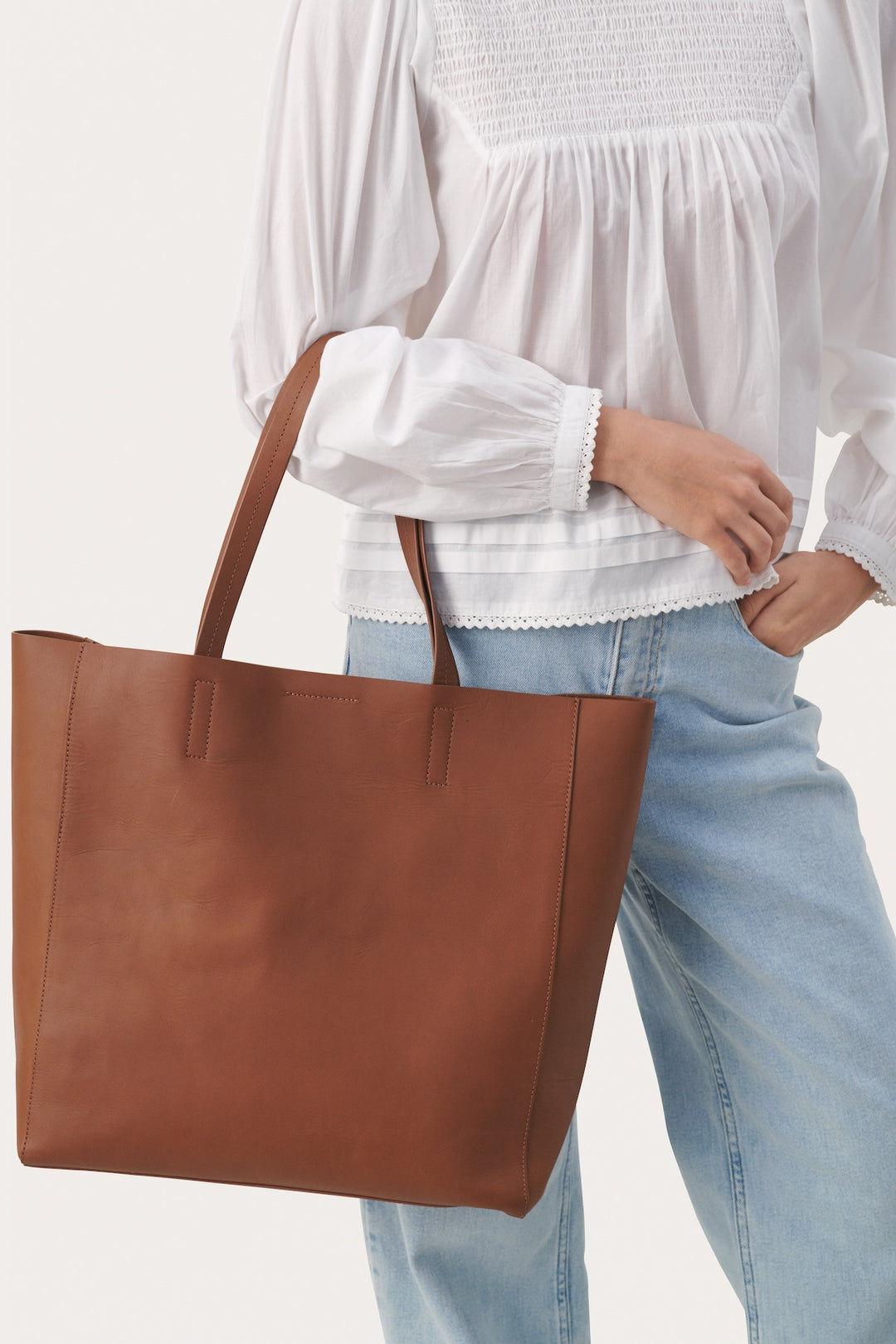 Emrie leather bag