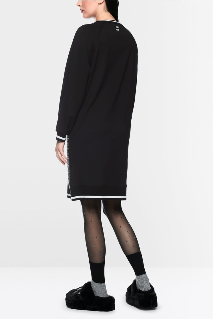Front view of the women&