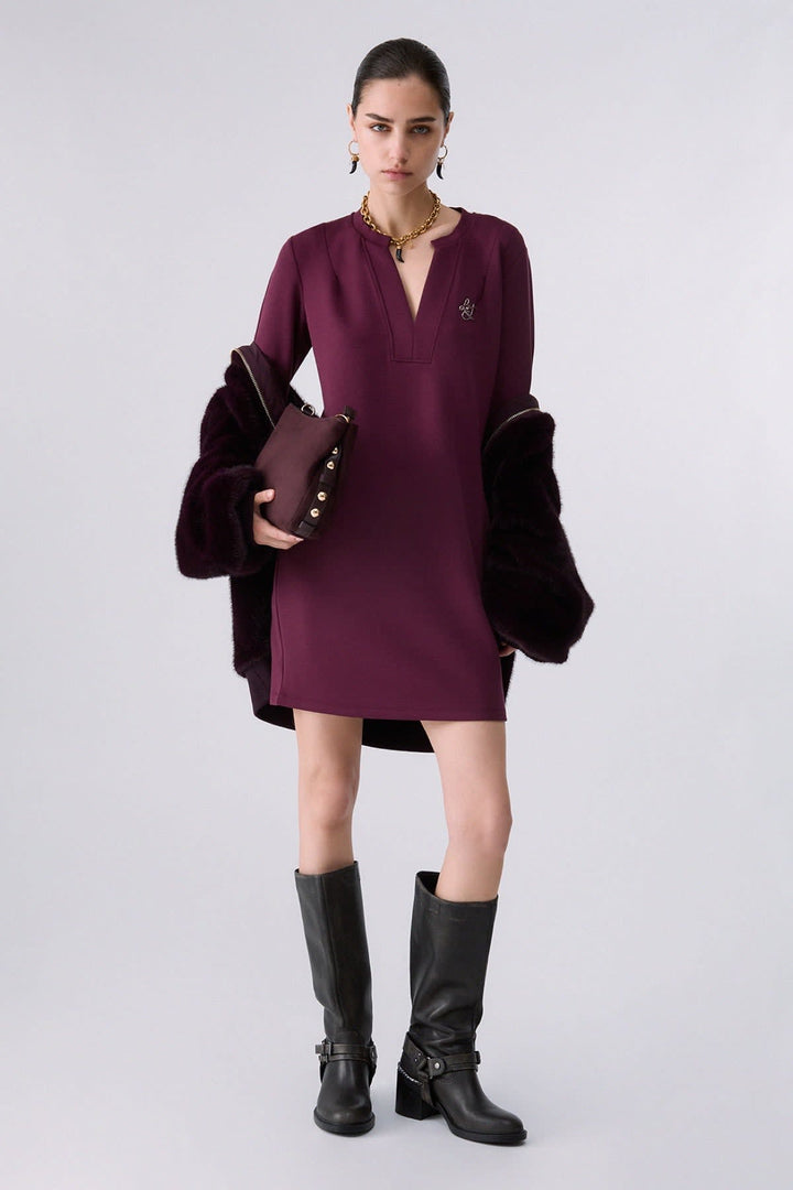 Robe courte à encolure en V et manches longues vue de face pour femme liujo