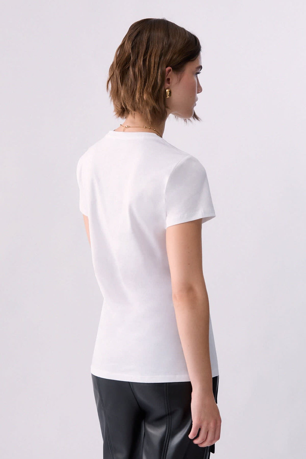 T-shirt à imprimé floral et logo vue de face pour femme liujo