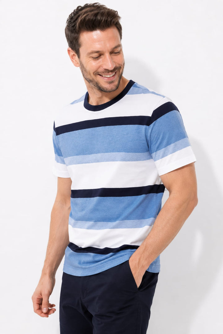 Vue de face T-shirt à rayures horizontales Paul and Shark pour homme bleu et blanc - Valérie Simon