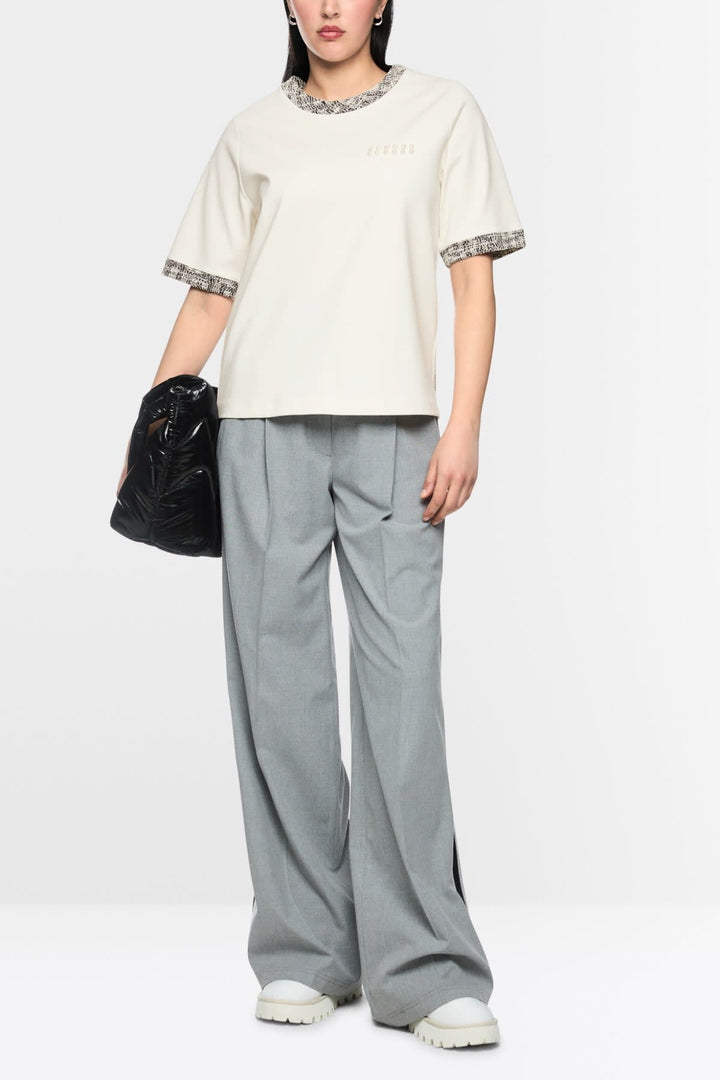 T-shirt avec détails bouclés et perles vue de face pour femme Marc Cain